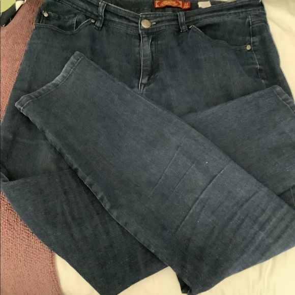 🎉One 5 one blue jeans - Picture 1 of 3